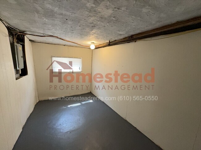 Building Photo - 7064 Clover Ln
