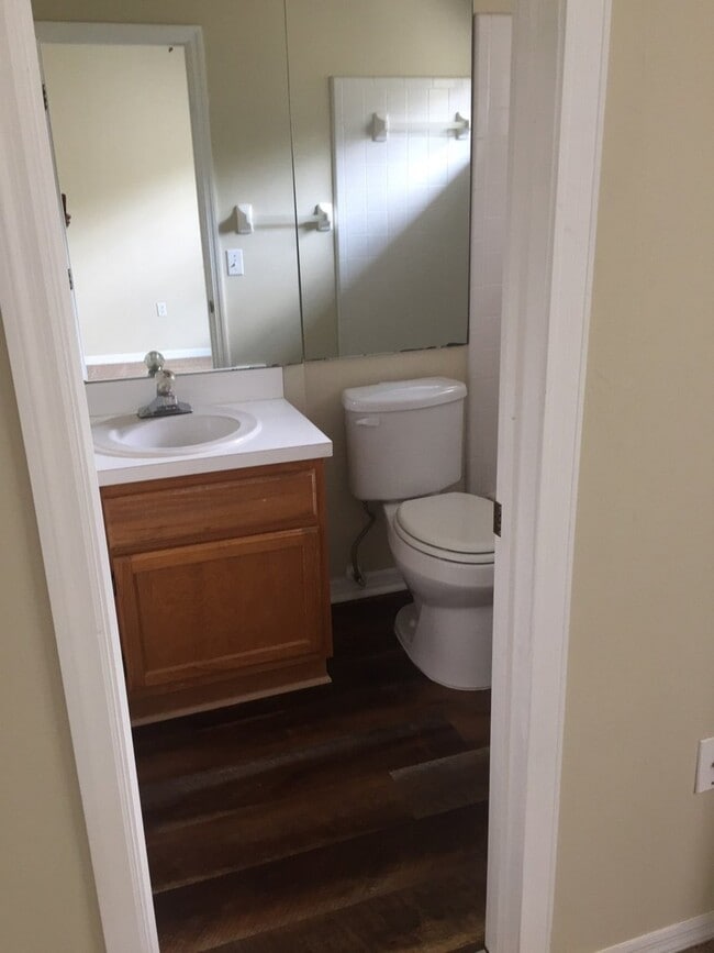 Building Photo - 2 Bedroom 2 1/2 Bath In NW Seventh Street ...