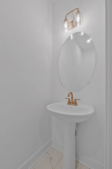 Building Photo - 118 Nickolas Cir