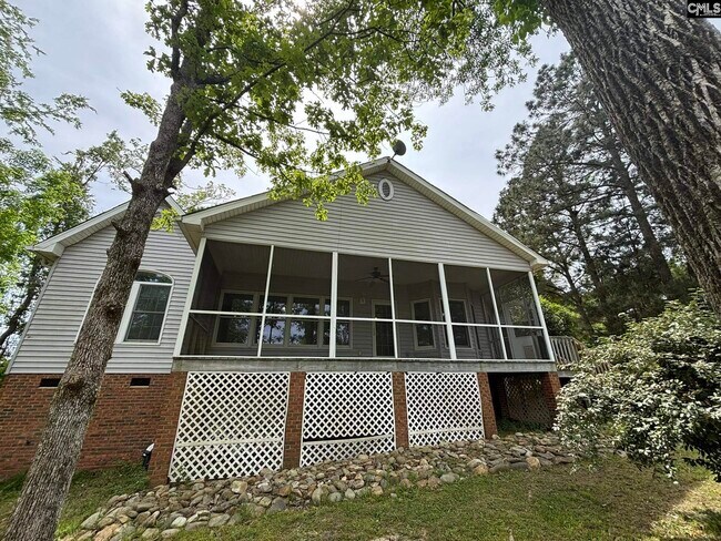 Building Photo - 527 Superior Cir