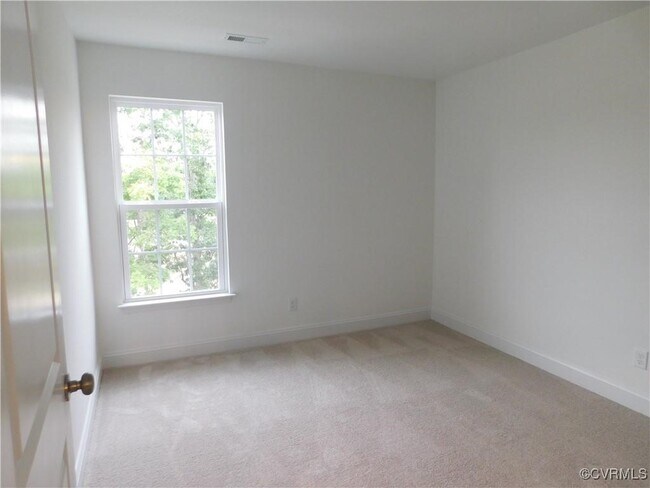 Building Photo - 7037 Leire Ln