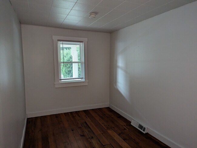 Office/Bedroom - 2038 Shingletown Rd