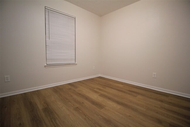 Building Photo - 21123 Sprouse Cir