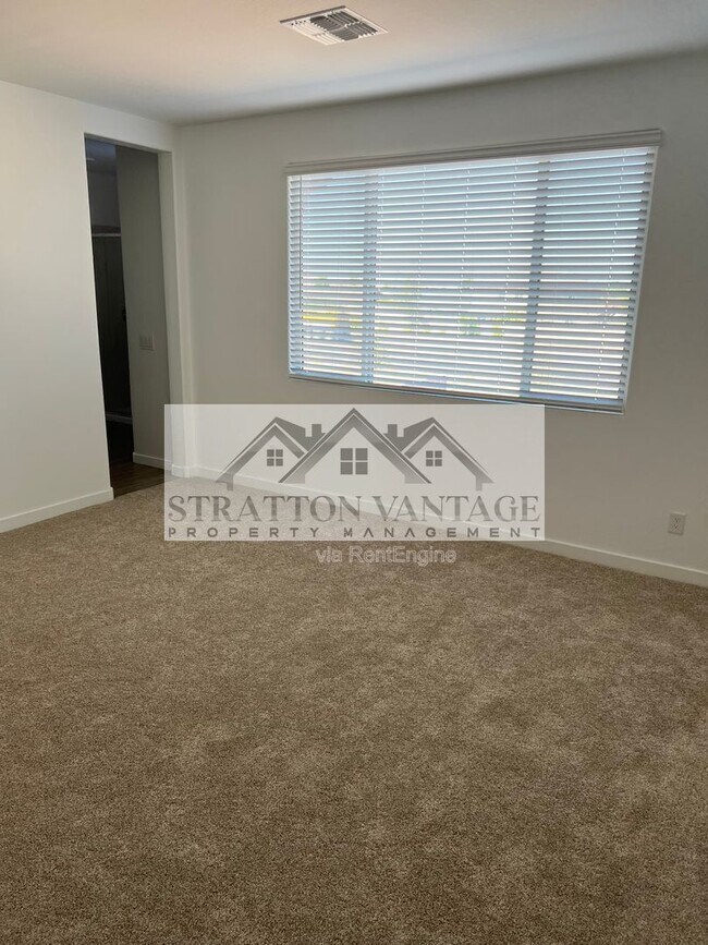 Building Photo - 5626 S 26th Ln