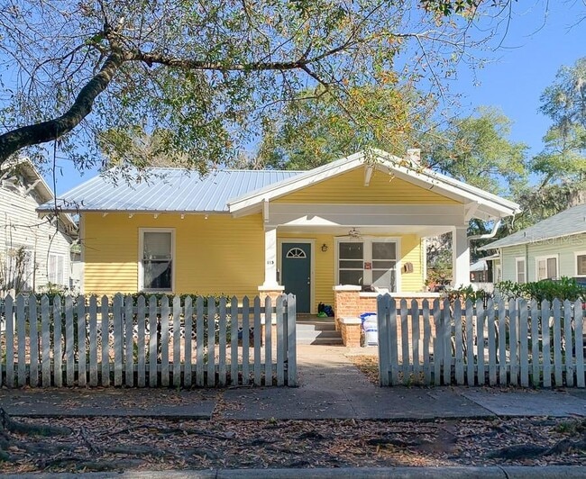 Building Photo - 115 NW 7th Terrace