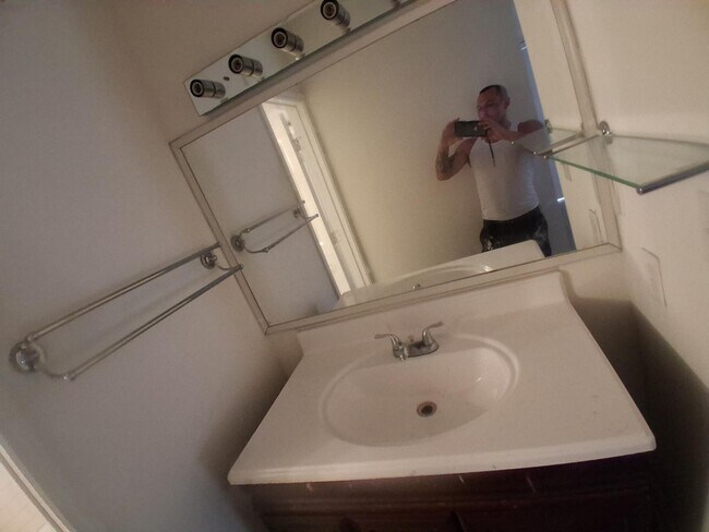 Building Photo - 3320 N Arnoult Rd