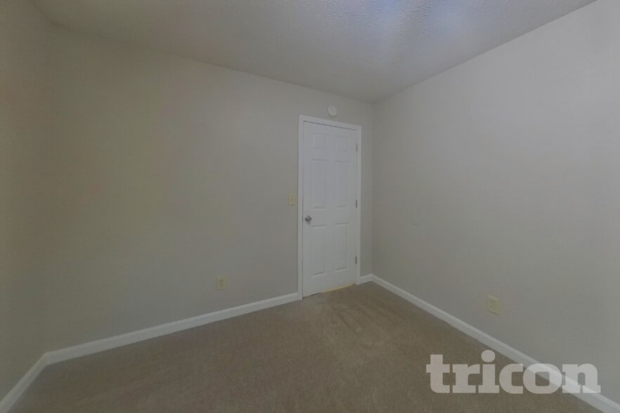 Building Photo - 120 Elberta Dr