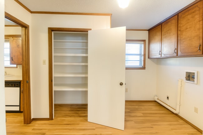 Building Photo - 953 Co Rd 2774