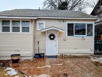 Building Photo - Fully Furnished, 1 Bedroom Basement Apartm...