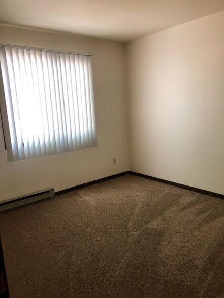 Building Photo - Grand Avenue Apartments