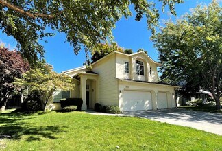 Building Photo - Beautiful 5bd 3ba home on corner lot, Edgeview Estates Sub in Boise