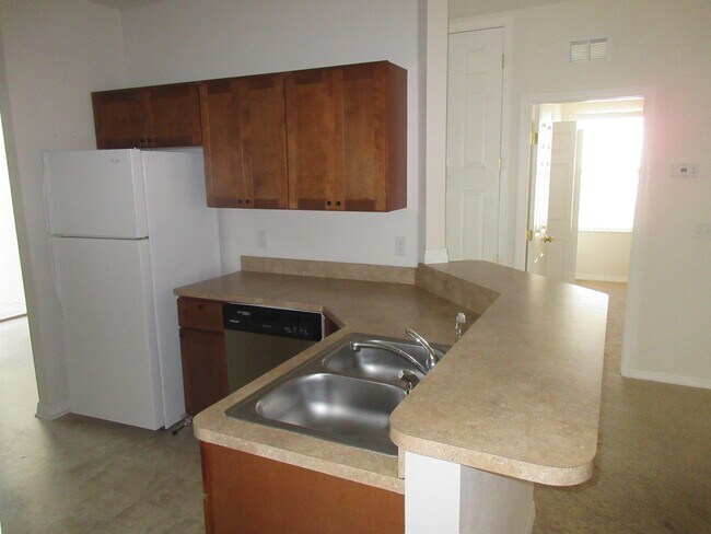 Building Photo - 1211 Knollwood Dr