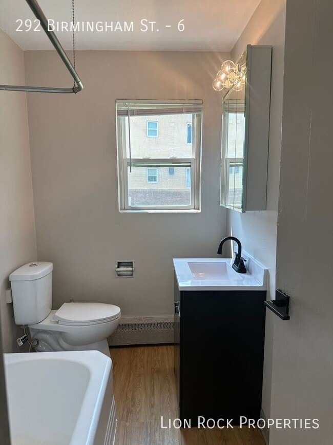 Building Photo - 292 Birmingham St