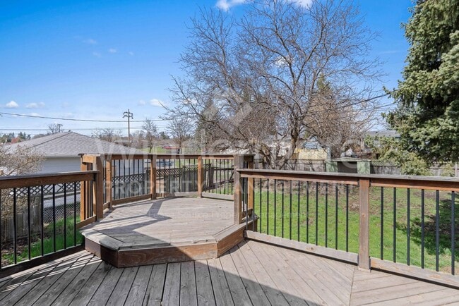 Building Photo - Charming 4-Bedroom Home – Where Comfort Meets Style