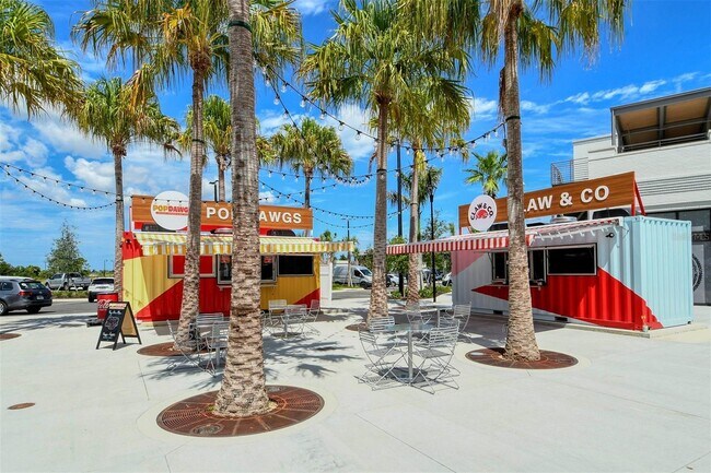 Building Photo - "Spacious 3-Bed with 2 Baths Condo in Prime Venice Location"