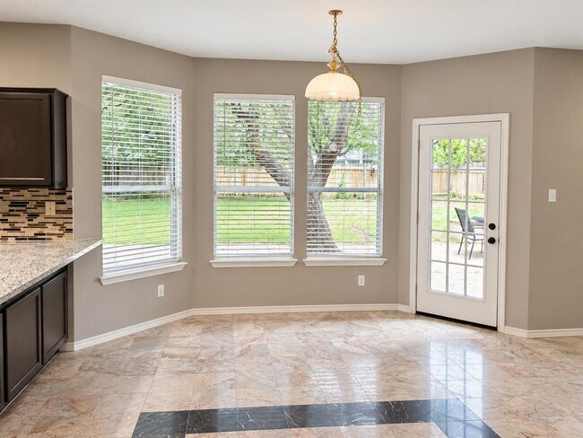 Building Photo - 2813 Cortez Dr
