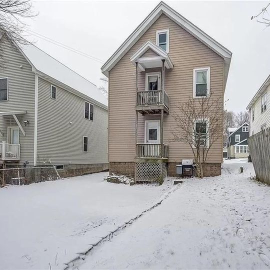 Building Photo - 328 Tennyson Ave