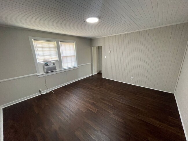 Building Photo - New Bern 505