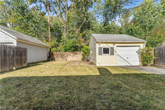 Building Photo - 5634 Waterbury Ave