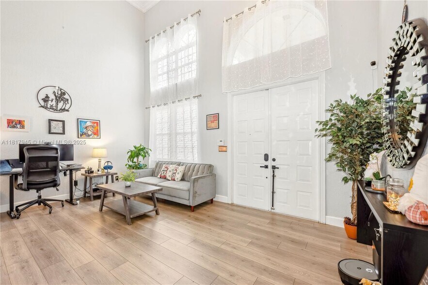 Building Photo - 5309 SW 133rd Ave