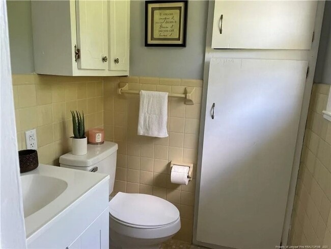 Building Photo - 3-Bedroom 1.5-bath brick home