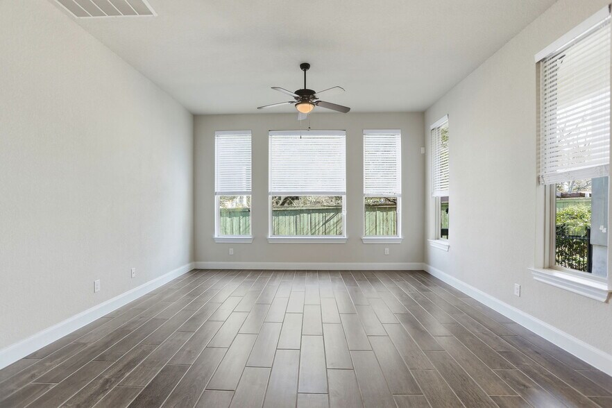 Building Photo - 11330 Cottage Grove