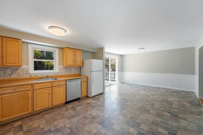 Building Photo - 710 S Washington St