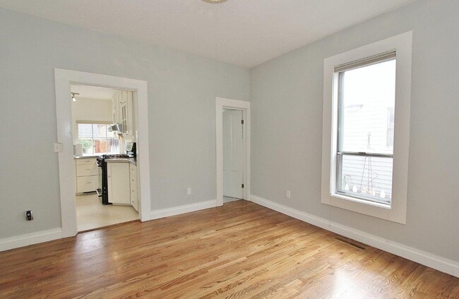 Building Photo - Charming Cottage Style North End Home
