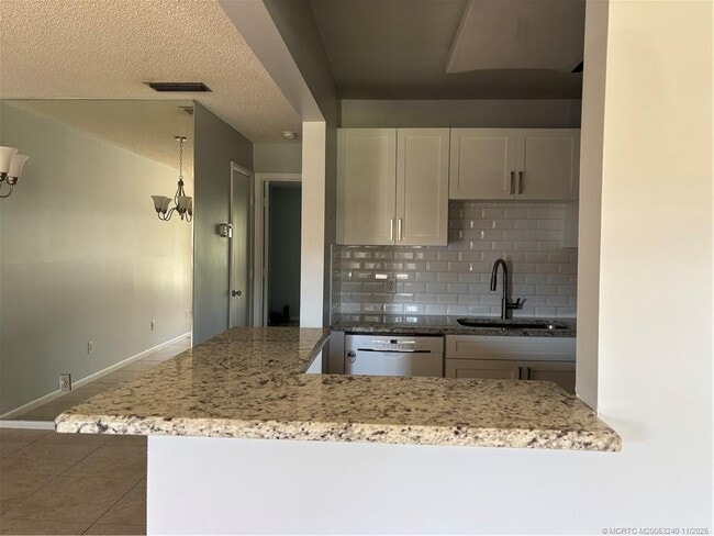 Building Photo - 9 Lake Vista Trail