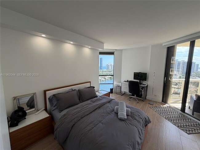 Building Photo - 20191 E Country Club Dr