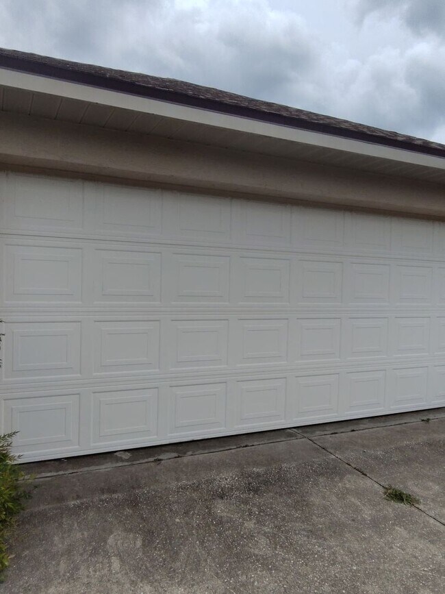 Building Photo - Inviting 3 Bedroom, 2 Bath Home in Desirab...