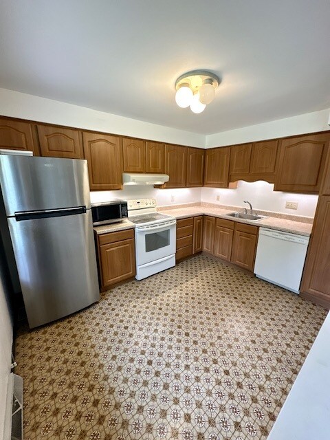 Building Photo - 7351 Beacon Hill Dr