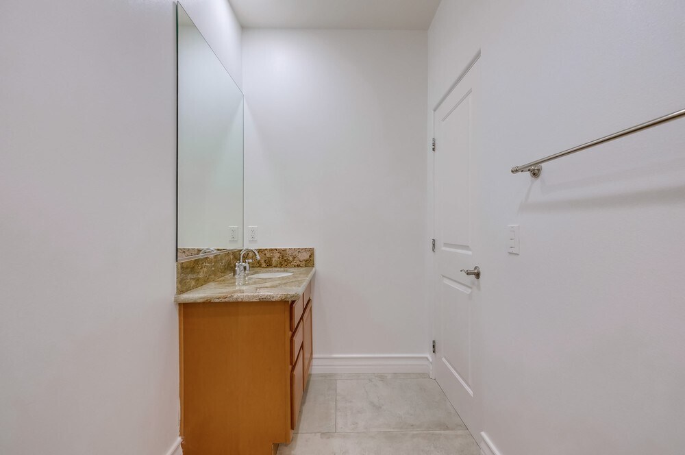 Building Photo - 1902 Marshallfield Ln