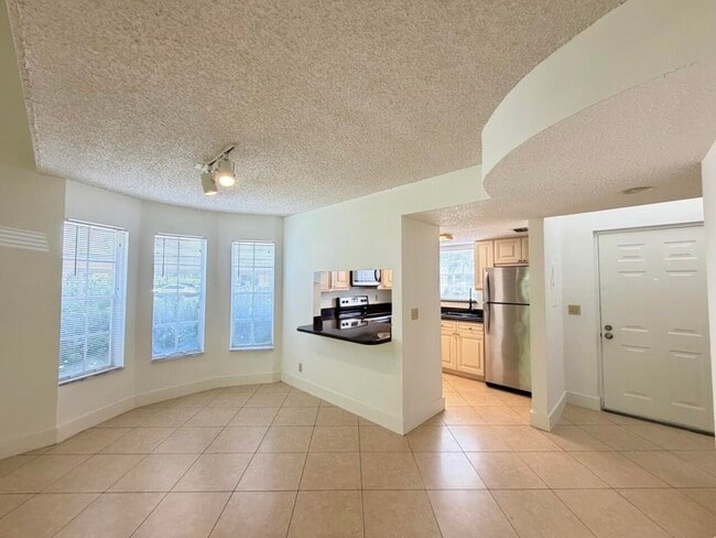Building Photo - 6308 La Costa Dr