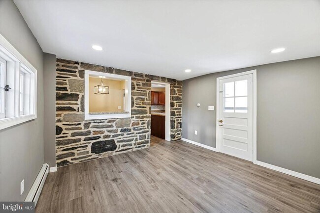 Building Photo - 703 N Providence Rd