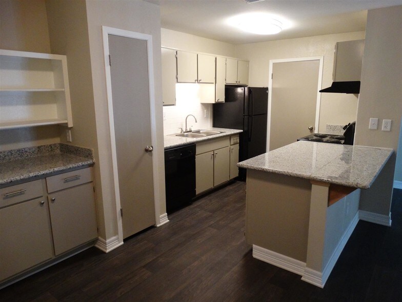 Riviera Apartments Dallas, TX Apartment Finder