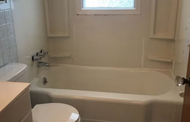 Building Photo - 308 Majestic Dr