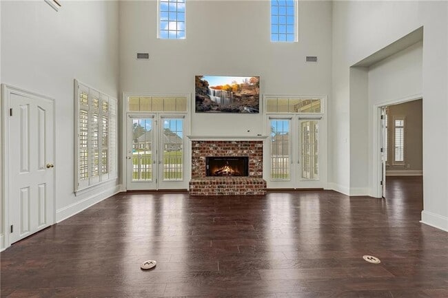 Building Photo - 304 Mistletoe Dr