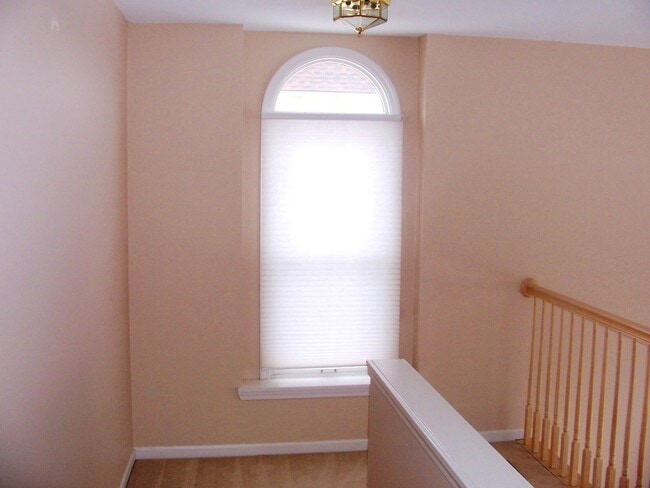 Building Photo - 45866 Fountain View Dr