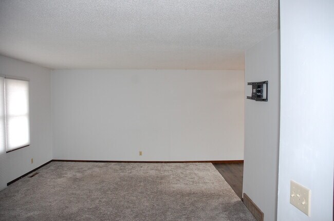Living Room - 4208 Prairie Hills Rd