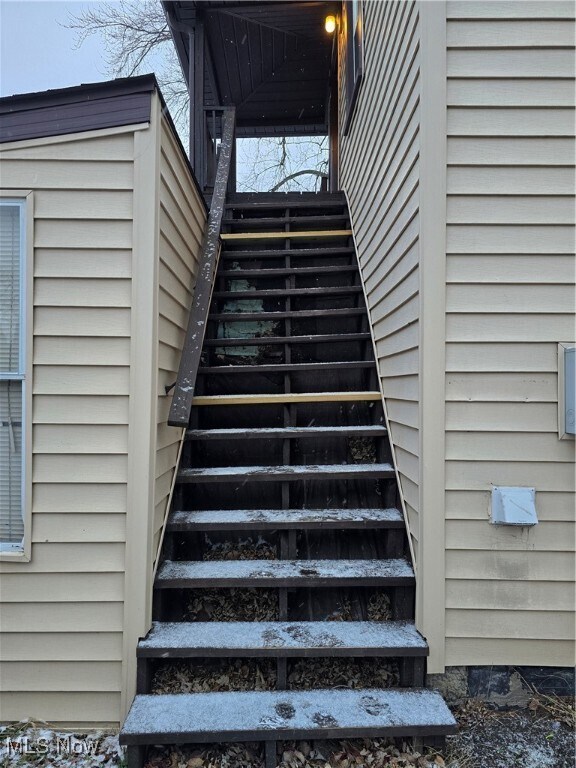 Building Photo - 122 4th St NE