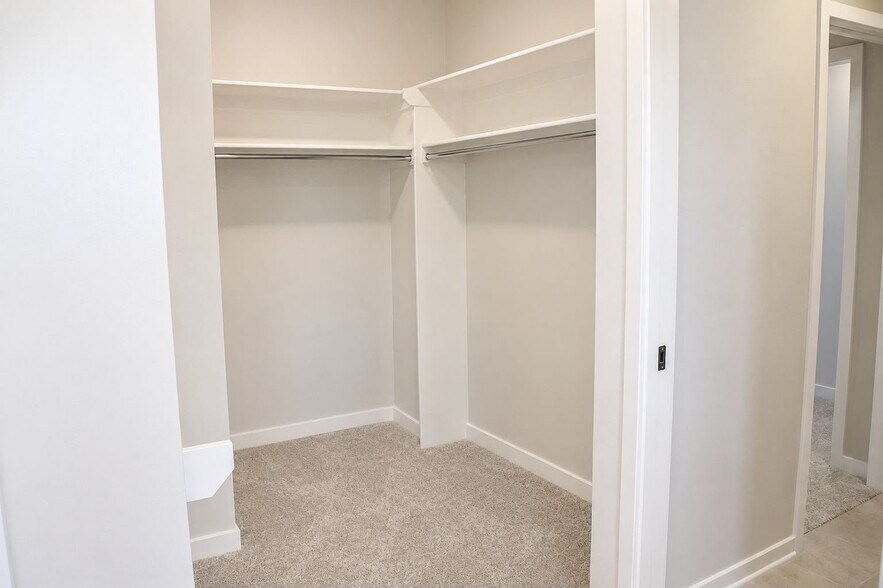 Building Photo - 13379 W 147th St