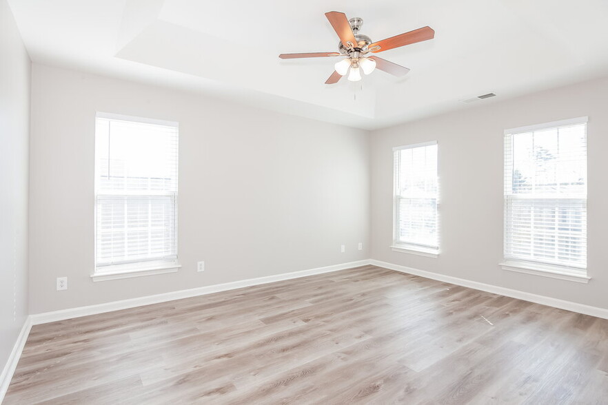 Building Photo - 11524 Northwoods Forest Dr