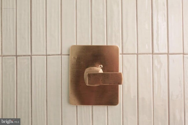 Building Photo - 3348 Chestnut Ave