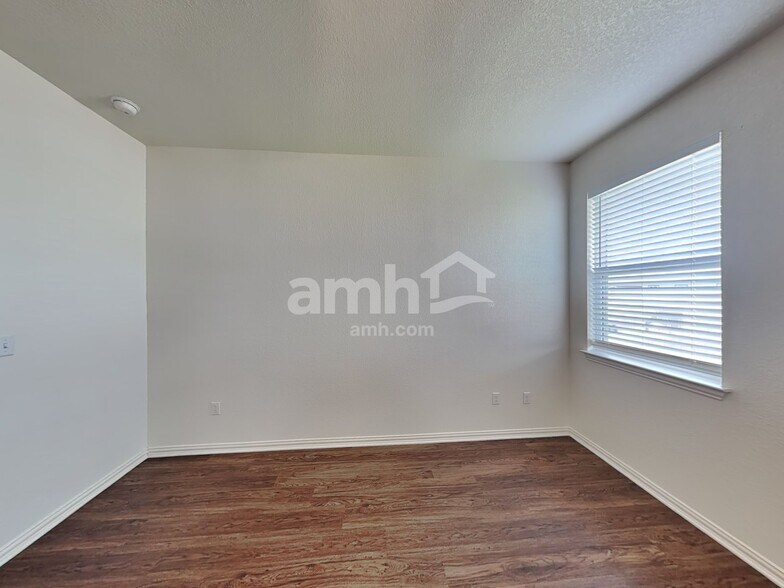 Building Photo - 2708 Geronimo Creek