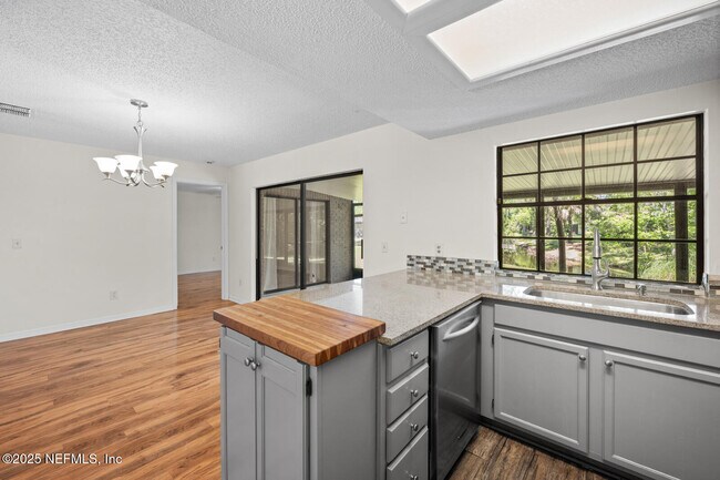 Building Photo - 97 Granada Ct