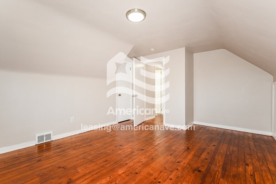 Building Photo - 1727 Wesley St