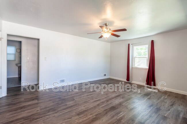 Building Photo - 1103 Platte Ave