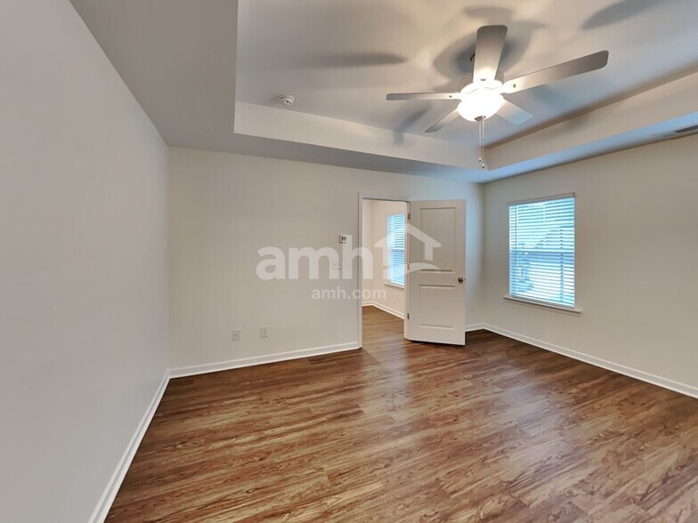 Building Photo - 32 Landsdown Xing