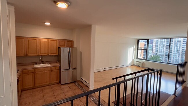 Building Photo - 833 N Dearborn St